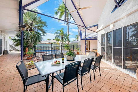 An Absolute Poolside Break By Casuarina Beach - Darwin Holiday 1