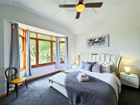 Charming Garfield Farm Stay 4BR Holiday Villa - Darwin Holiday 4