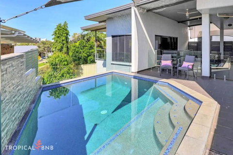 City Skyline Views Luxury 5 Bed Home Pool - Darwin Holiday 1