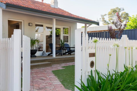 Guildford Cottage By Swan Bnb Management - Darwin Holiday 0