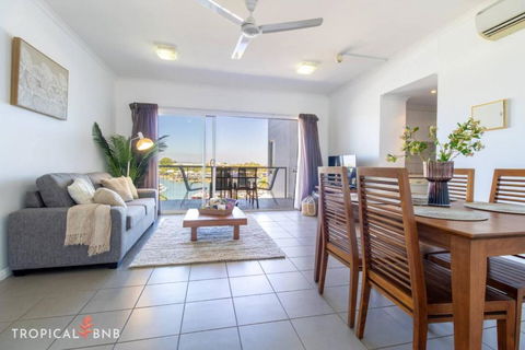 Magical Marina Views 2 Bed, 2 Bath Apartment - Darwin Holiday 1