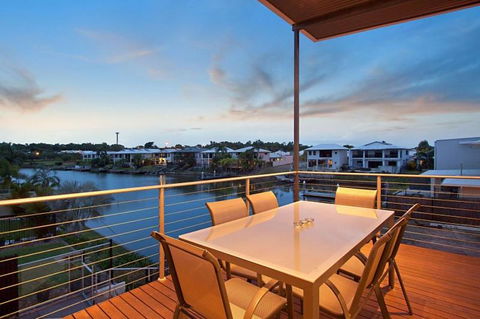 Marina Views Townhouse - Darwin Holiday 1