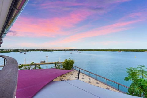 Opulent Ocean View Townhouse - Darwin Holiday 1