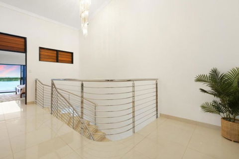 Opulent Ocean View Townhouse - Darwin Holiday 2