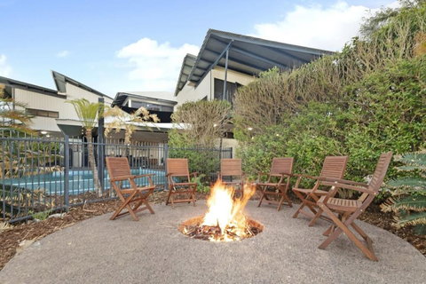 Reef Villa - A Sprawling Waterfront Oasis - Darwin Holiday 3