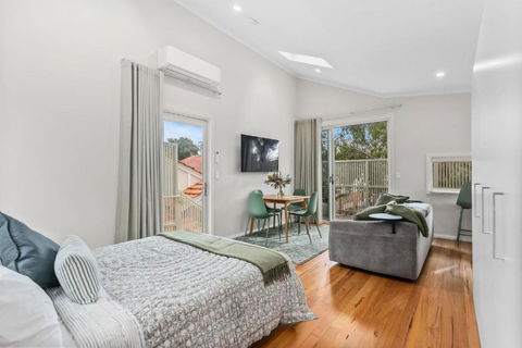 WILL56 - Gumtree Studio - Darwin Holiday 2