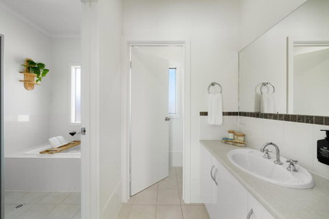 YARLU By Silver Sands - Darwin Holiday 1