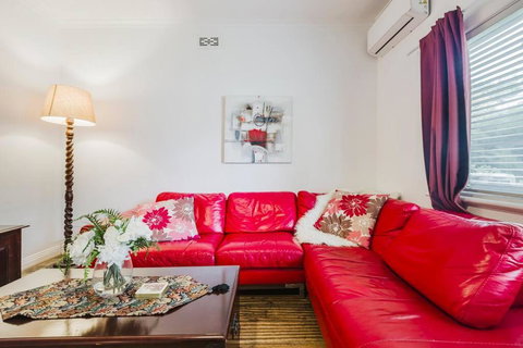 Yarraville Garden Large Home With Yard And Parking - Darwin Holiday 0