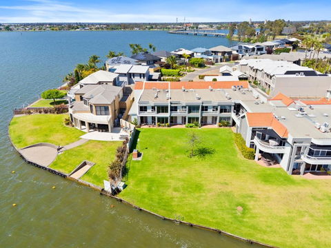 Yarrawonga Lakeside Apartment 50 - Darwin Holiday 0