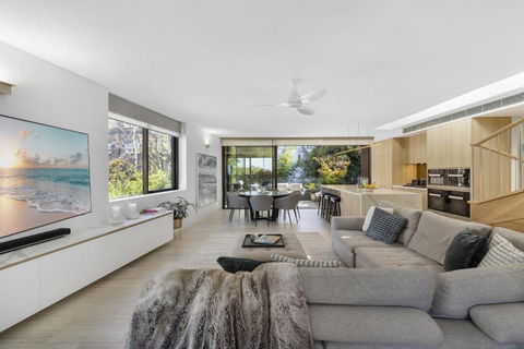 YAWA1B - Bellevue Hill Penthouse - Darwin Holiday 1