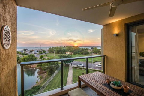 ZEN BY THE OCEAN - 1-BR Executive Biz Retreat - Darwin Holiday 0