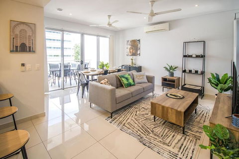 ZEN CENTRAL CBD - Affordable 3-Bdrm Apt In The Heart Of Darwin City - Darwin Holiday 1