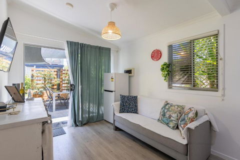 Zen Escape Guest House- Zen Garden Tiny Home, Nooky Studio - Darwin Holiday 0