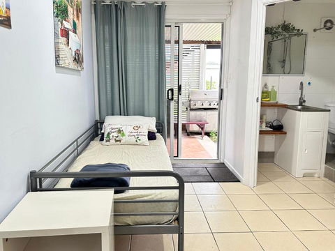 Zen Escape Guest House- Zen Garden Tiny Home, Nooky Studio - Darwin Holiday 2