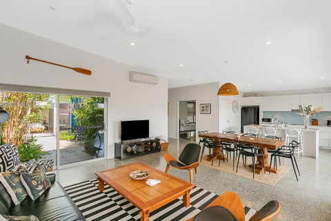 Zen Garden Beach House Casuarina By UHoliday - Darwin Holiday 3
