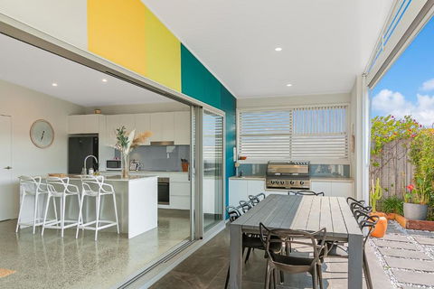 Zen Garden Beach House Casuarina By UHoliday - Darwin Holiday 1