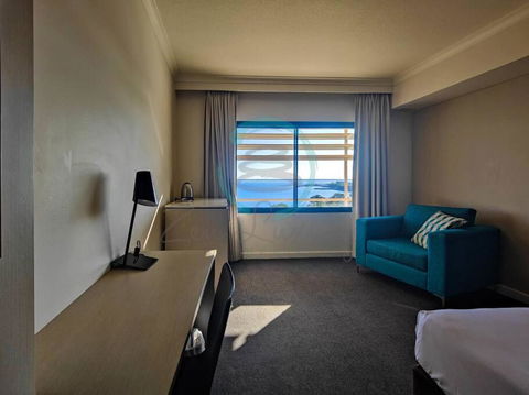 ZEN88 ESPLANADE: Hotel Suite W/ Ocean/Sunset Views - Darwin Holiday 3