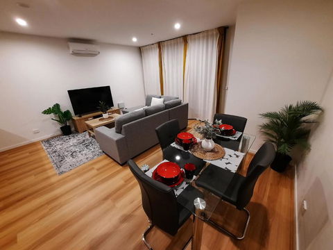 ZMITH Apartment - BROOKE, - Near AIS, GIO Stadium, UC, & Nth - Canberra Hospital - Darwin Holiday 0
