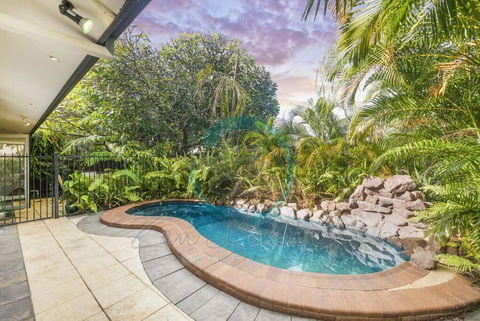 ZEN TREETOPS - Boutique 2-BR Apt W/ Private Pool - Darwin Holiday 0