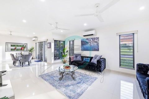 Zenhouse: Stylish Muirhead Home Near Park/Hospital - Darwin Holiday 0
