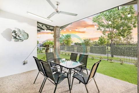 Zenhouse: Stylish Muirhead Home Near Park/Hospital - Darwin Holiday 1