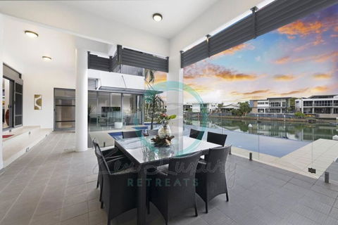 ZenLux: 4BR Bayview Mansion Infinity Pool + Cinema - Darwin Holiday 3