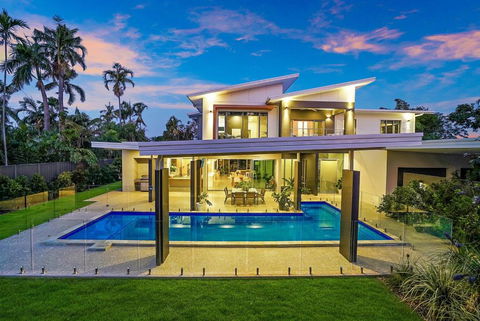ZenLux Massive 5-BR Holiday Home - Pool - BBQ - Darwin Holiday 0