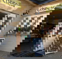 Small Group Adelaide Hills and Hahndorf Hideaway Tour from Adelaide - Darwin Holiday