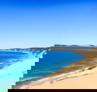Kayak with Dolphins and 4WD Great Beach Drive Day Trip from Noosa - Darwin Holiday