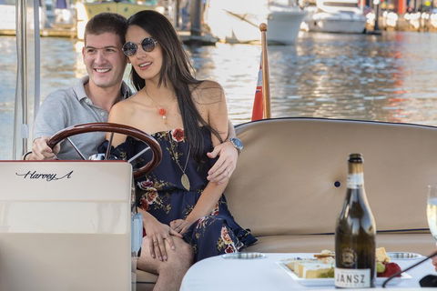 2-Hour Self-Drive Boat Hire On The Yarra River - Darwin Holiday 5