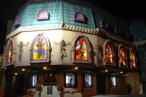 Dracula's Cabaret - Gold Coast - Darwin Holiday 1