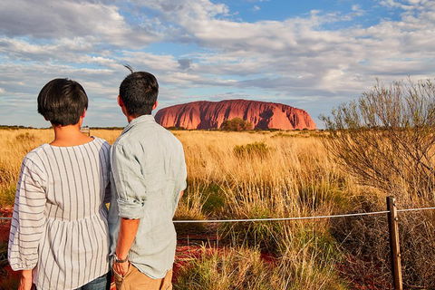 Uluru (Ayers Rock) Sunset Tour - Darwin Holiday 1