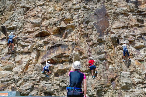 Rock Climbing At The Kangaroo Point Cliffs In Brisbane - Darwin Holiday 2