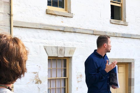 Convicts And The Rocks: Sydney's Walking Tour Led By Historian - Darwin Holiday 2
