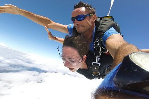 Byron Bay Tandem Sky Dive - Darwin Holiday 2
