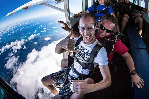 Byron Bay Tandem Sky Dive - Darwin Holiday 4