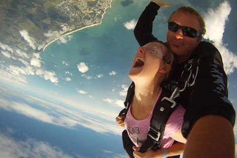 Byron Bay Tandem Sky Dive - Darwin Holiday 5