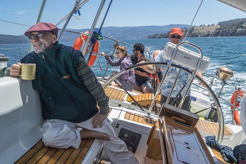 Half-Day Sailing On The Derwent River From Hobart - Darwin Holiday 2