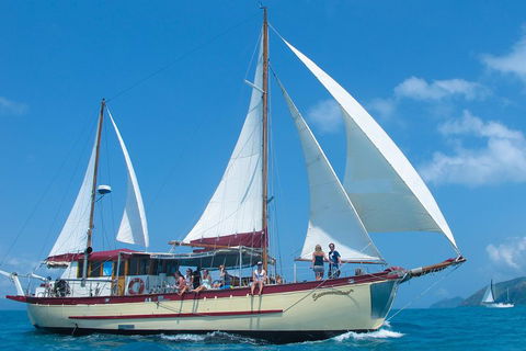 2-Day Whitsundays Sailing Adventure: Summertime - Darwin Holiday 1
