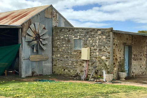 Kangaroo Island Half Day Food And Wine Trail Tour - Darwin Holiday 1