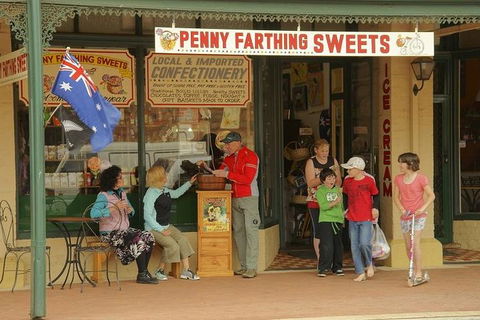 2-Day Wave Rock, York, Wildflowers & Aboriginal Experience - Darwin Holiday 4