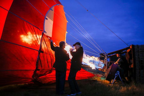 Yarra Valley Balloon Flight At Sunrise - Darwin Holiday 1