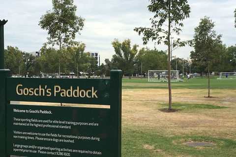 Melbourne Sports Walk - Darwin Holiday 2