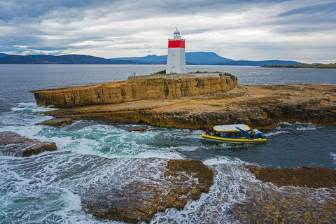 Hobart Sightseeing Cruise Including Iron Pot Lighthouse - Darwin Holiday 5