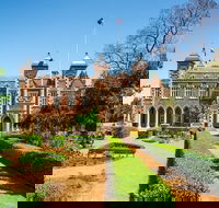 Perth Scavenger Hunt Perched On A Swan - Darwin Holiday