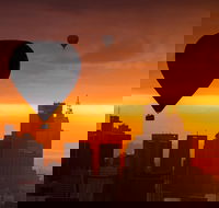 Melbourne sunrise balloon flight  champagne breakfast - Darwin Holiday