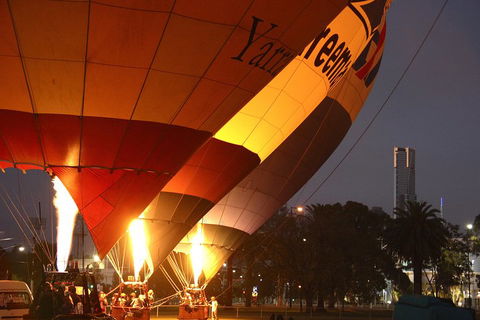 Melbourne Sunrise Balloon Flight & Champagne Breakfast - Darwin Holiday 2