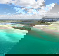 Deluxe Seaplane Tour Noosa to Glasshouse Adventure for 2 with Photobook - Darwin Holiday