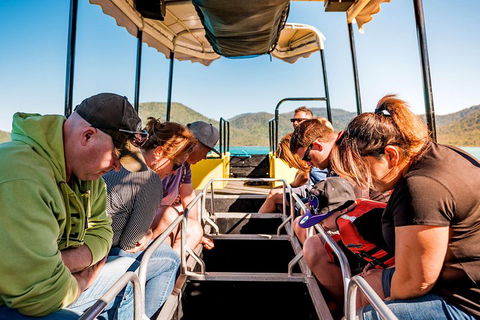 Airlie Beach Glass Bottom Boat Tour - Darwin Holiday 0