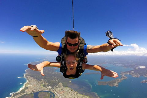 Skydive Sydney-Newcastle Up To 15,000ft Tandem Skydive - Darwin Holiday 0